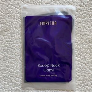 Shapermint Empetua Scoop Neck Cami